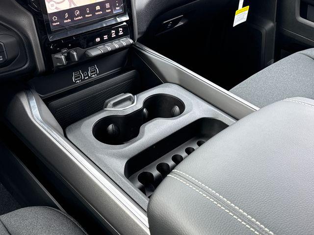 2026 Ram 3500 Big Horn Crew Cab 4x4 8 Box