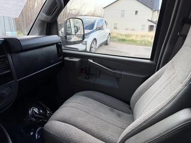 2017 GMC Savana 2500 Work Van