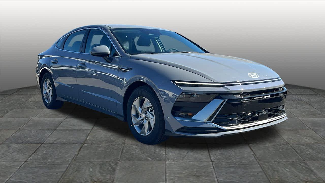 New 2026 Transmission Blue Hyundai SE image 33