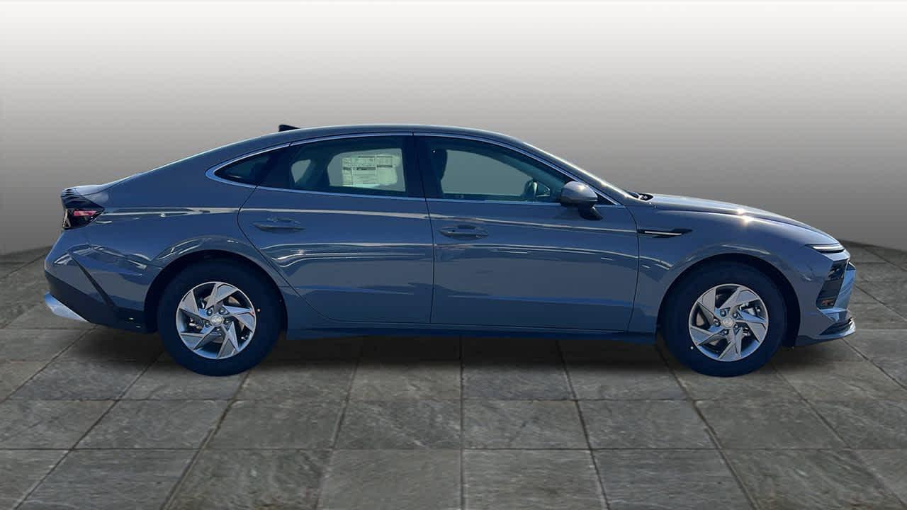 New 2026 Transmission Blue Hyundai SE image 34