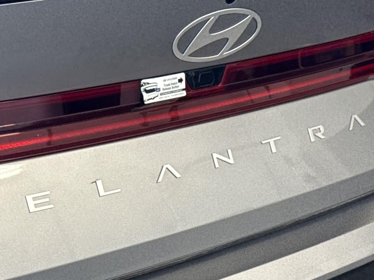 New 2026 Fluid Metal Hyundai SEL Sport image 39