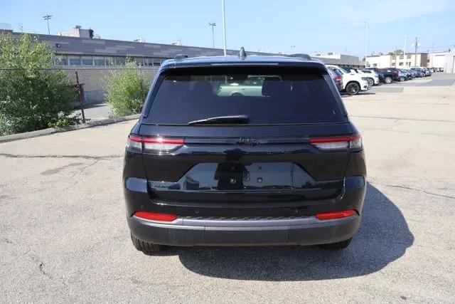 2026 Jeep Grand Cherokee Altitude 4x4