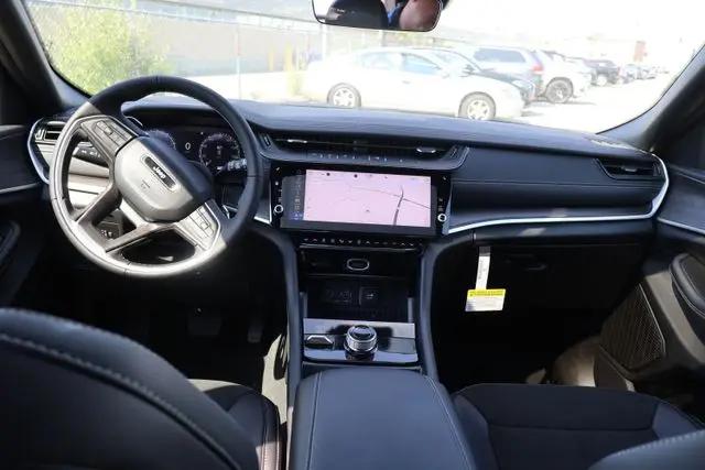 2026 Jeep Grand Cherokee Altitude 4x4