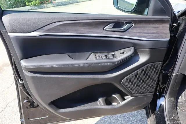 2026 Jeep Grand Cherokee Altitude 4x4
