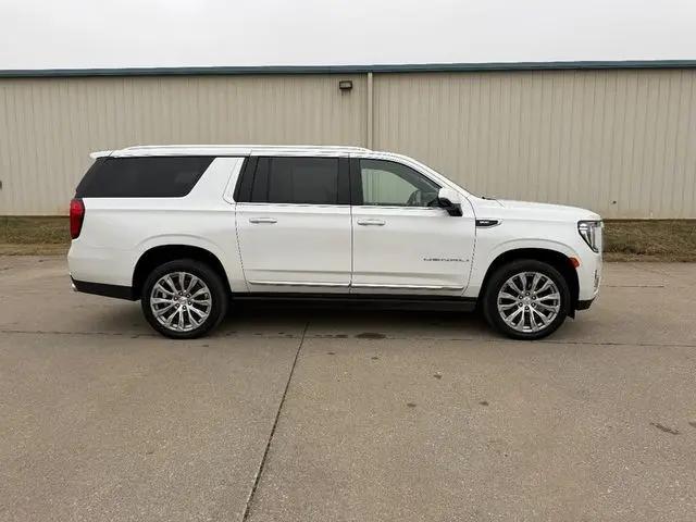 2023 GMC Yukon XL 4WD Denali