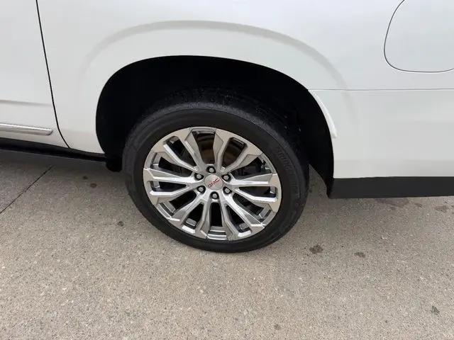 2023 GMC Yukon XL 4WD Denali