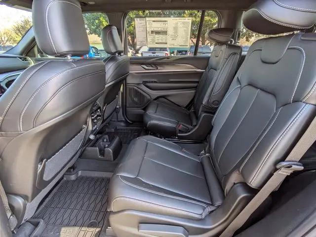 2025 Jeep Grand Cherokee L Limited 4x4