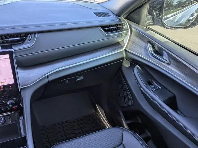 2025 Jeep Grand Cherokee L Limited 4x4