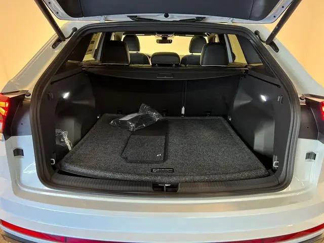 2026 Volkswagen Atlas Cross Sport SEL Premium R-Line