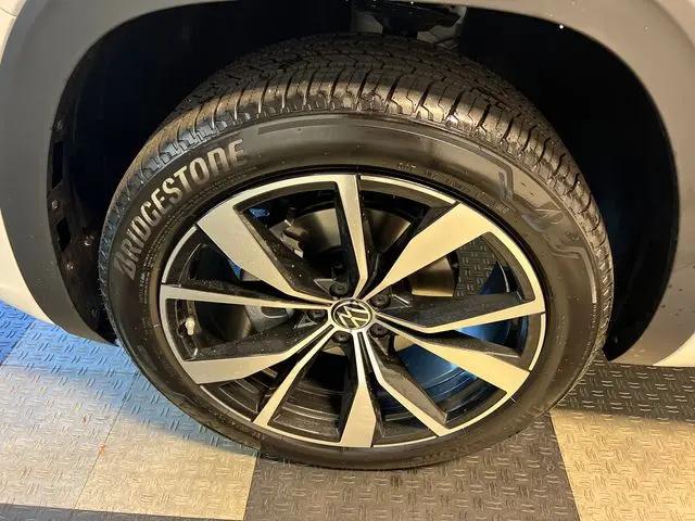 2026 Volkswagen Atlas Cross Sport SEL Premium R-Line