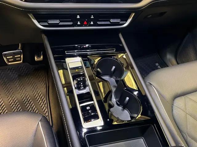 2026 Volkswagen Atlas Cross Sport SEL Premium R-Line