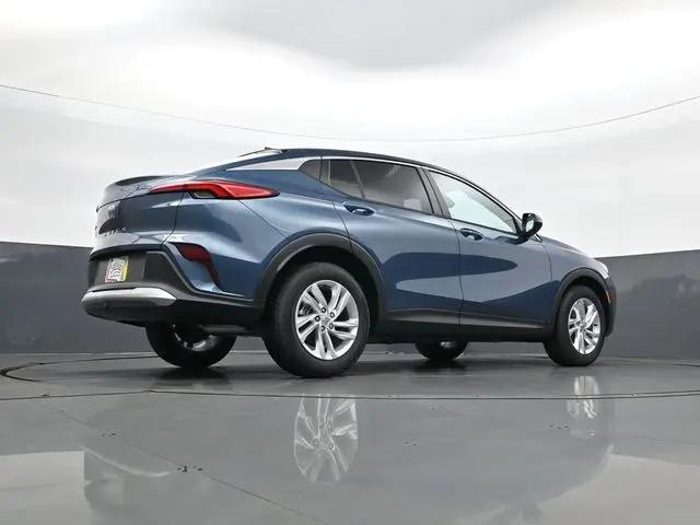 2026 Buick NV Preferred FWD