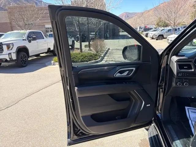 2024 Chevrolet Suburban 4WD RST