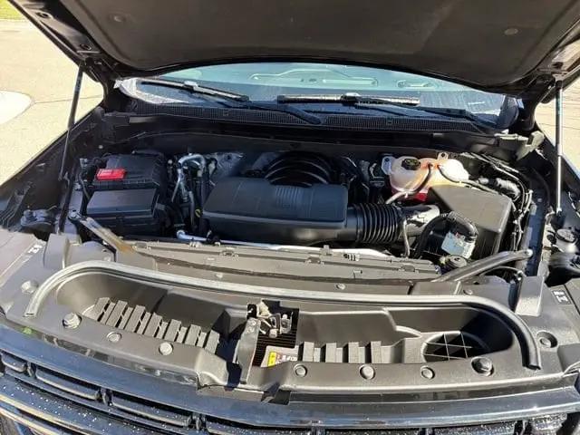 2024 Chevrolet Suburban 4WD RST