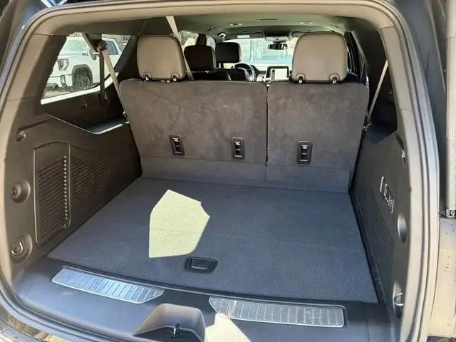 2024 Chevrolet Suburban 4WD RST