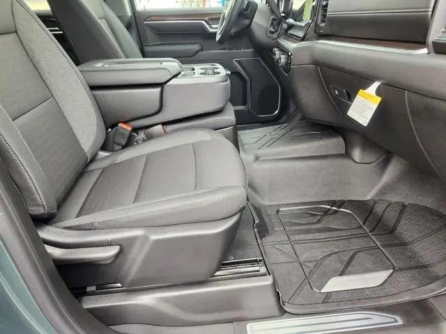2026 Chevrolet Silverado 1500 4WD Crew Cab Standard Bed LT