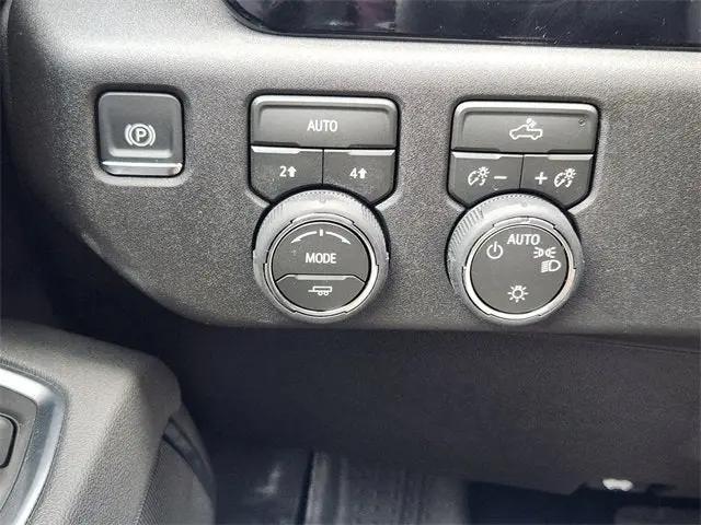 2026 Chevrolet Silverado 1500 4WD Crew Cab Standard Bed LT