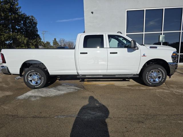 2025 RAM 2500 Tradesman Crew Cab 4x4 8 Box
