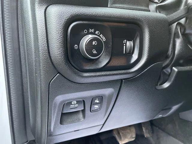2023 Ram 1500 Big Horn Crew Cab 4x4 5'7" Box