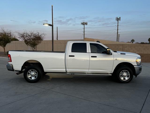 2024 RAM 3500 Tradesman Crew Cab 4x4 8 Box