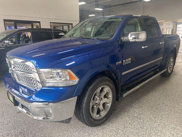 2017 RAM 1500 Laramie Crew Cab 4x4 57 Box