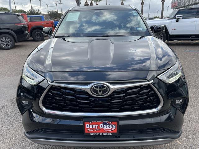 2022 Toyota Highlander Platinum