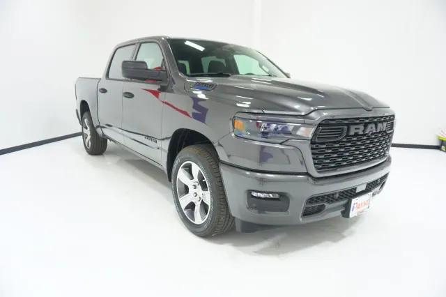 2026 RAM 1500 Express Crew Cab 4x2 57 Box