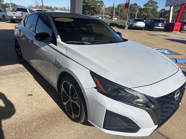 2023 Nissan Altima SR FWD 2023 Nissan Altima SR FWD