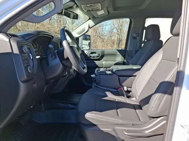 2026 Chevrolet Silverado 3500HD Crew Cab, Long Bed, WT Dual Rear Wheel, RWD