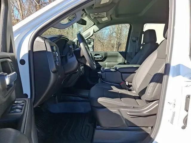2026 Chevrolet Silverado 3500HD Crew Cab, Long Bed, WT Dual Rear Wheel, RWD