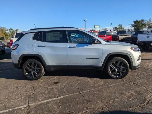 2026 Jeep Compass Latitude Altitude