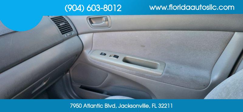 2004 Toyota Camry LE