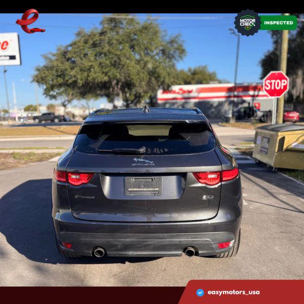 2018 Jaguar F-PACE 30t R-Sport