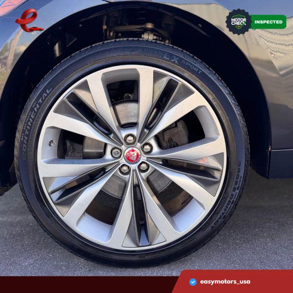 2018 Jaguar F-PACE 30t R-Sport