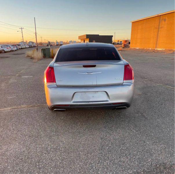 2017 Chrysler 300 AWD
