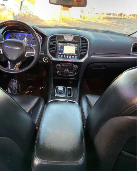 2017 Chrysler 300 AWD