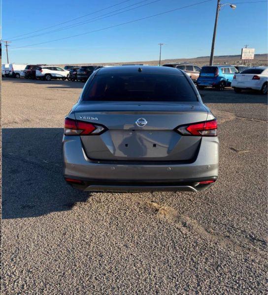 2021 Nissan Versa S Xtronic CVT
