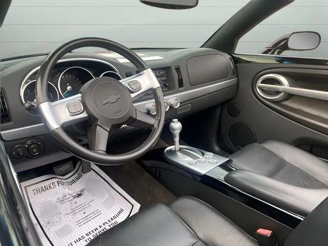 2004 Chevrolet SSR Base