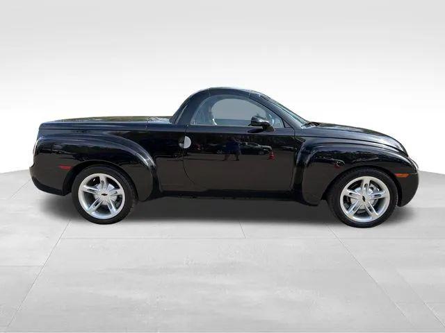 2004 Chevrolet SSR Base