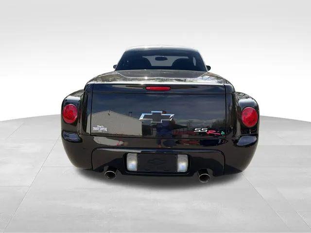 2004 Chevrolet SSR Base