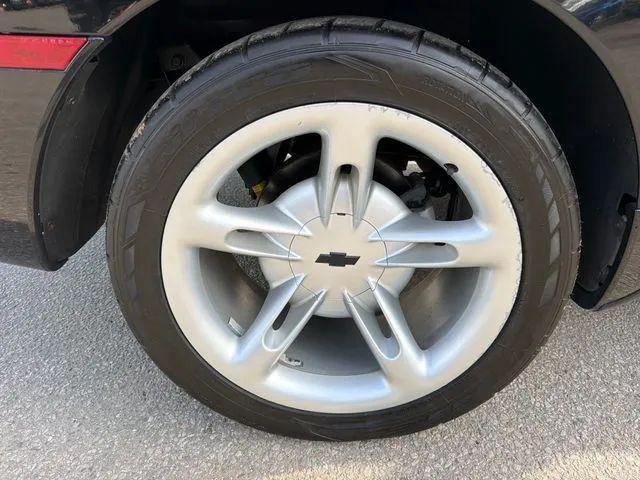 2004 Chevrolet SSR Base