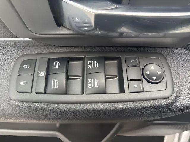 2022 Ram 1500 Classic SLT Quad Cab 4x4 6'4" Box