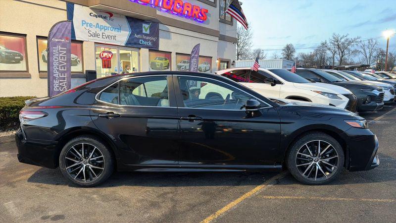 2023 Toyota Camry SE AWD