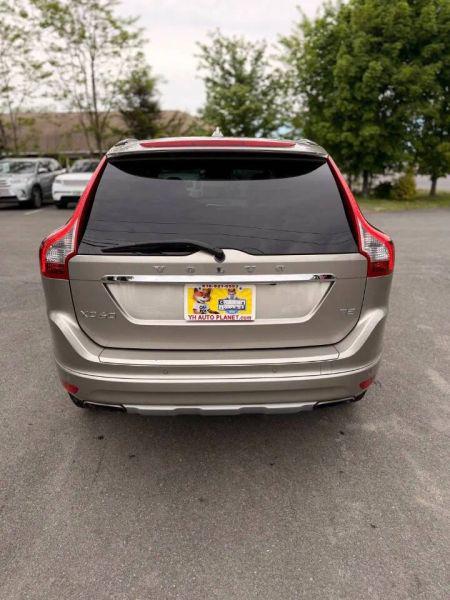 2016 Volvo XC60 T5 Drive-E Platinum