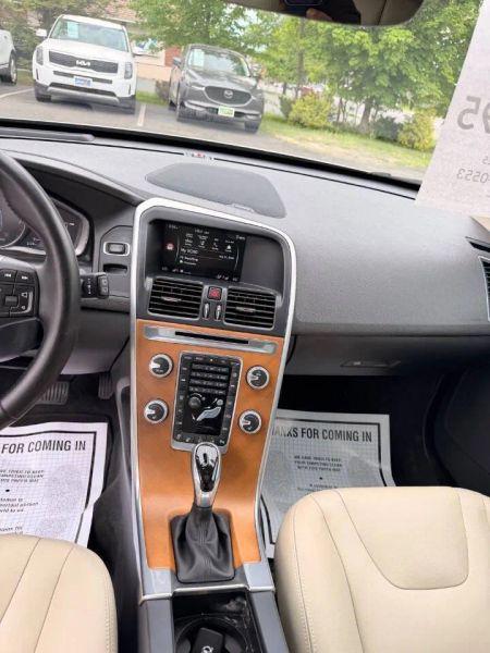 2016 Volvo XC60 T5 Drive-E Platinum