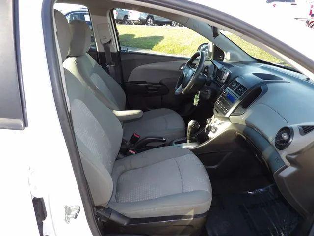 2013 Chevrolet Sonic LS Auto