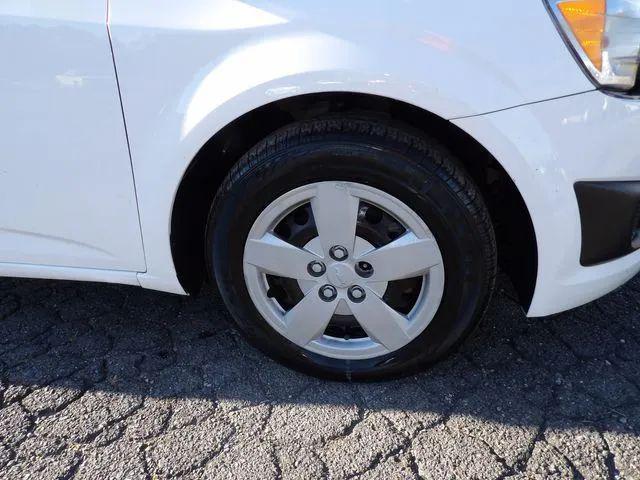 2013 Chevrolet Sonic LS Auto