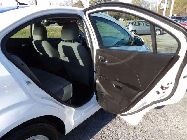 2013 Chevrolet Sonic LS Auto