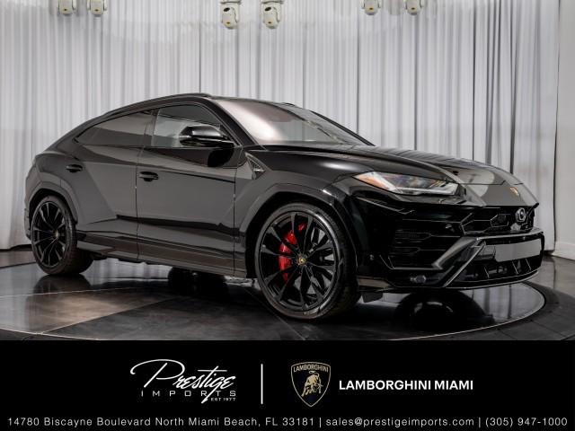 /2022 Lamborghini Urus