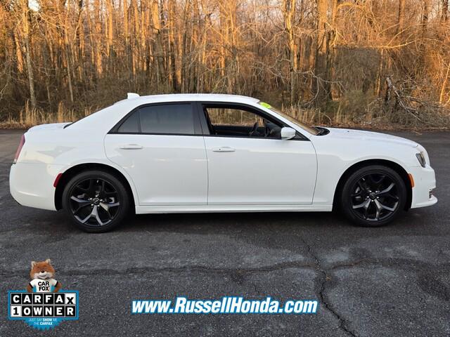 2023 Chrysler 300 Touring L